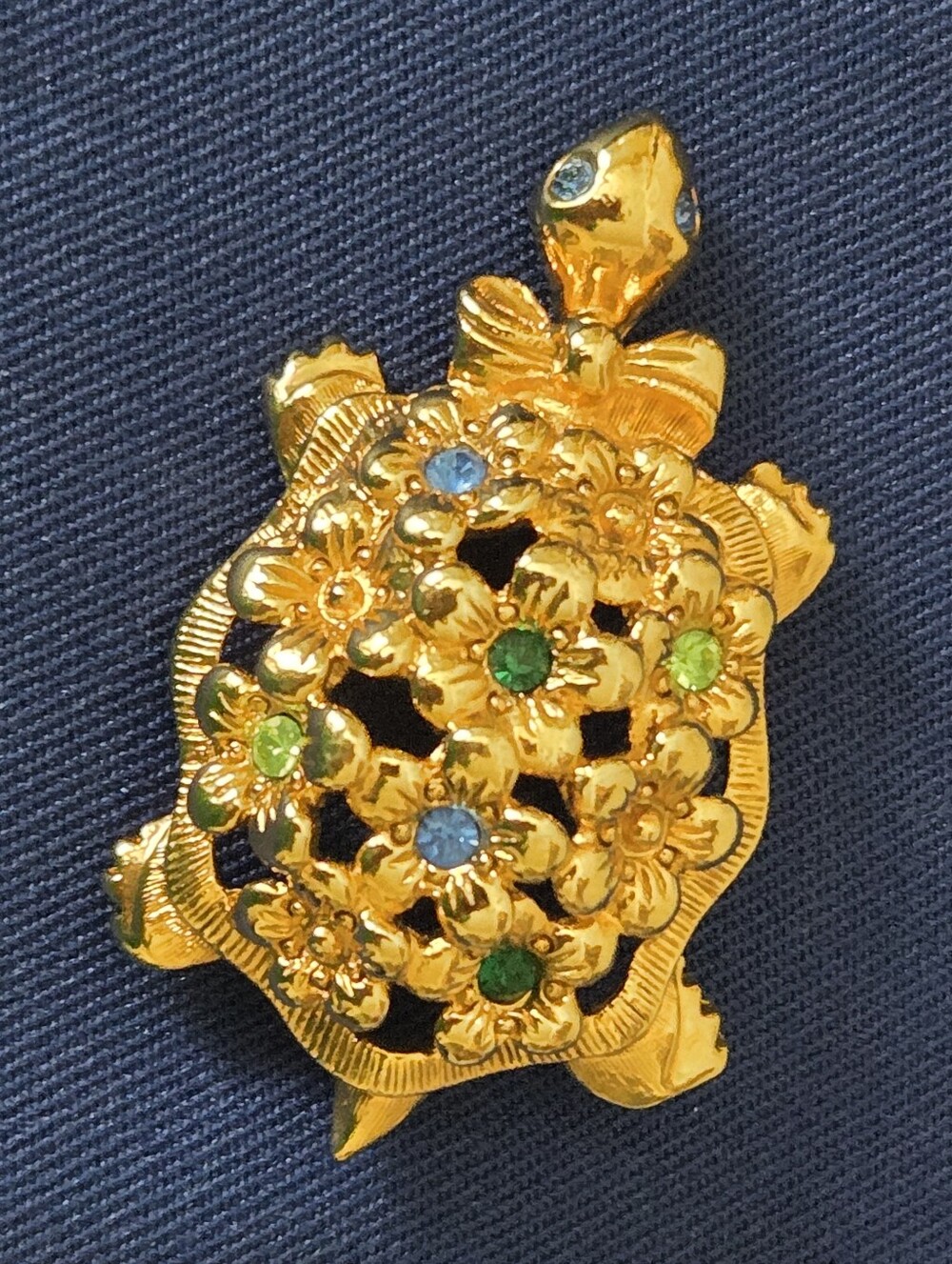 AVON Vintage Gold Tone Flower Power Turtle Pin Brooch Multicolor Rhinestones